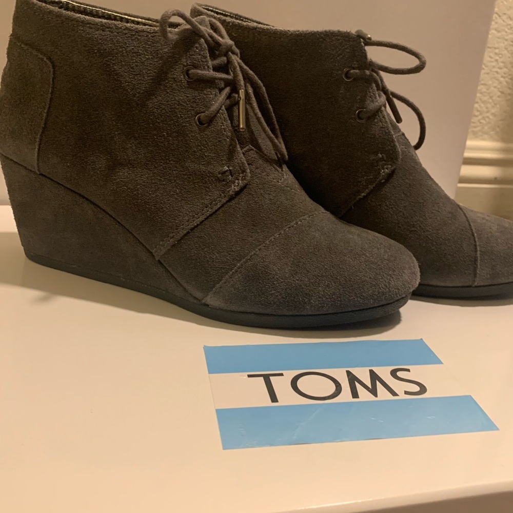 TOMS suede grey booties 8.5M